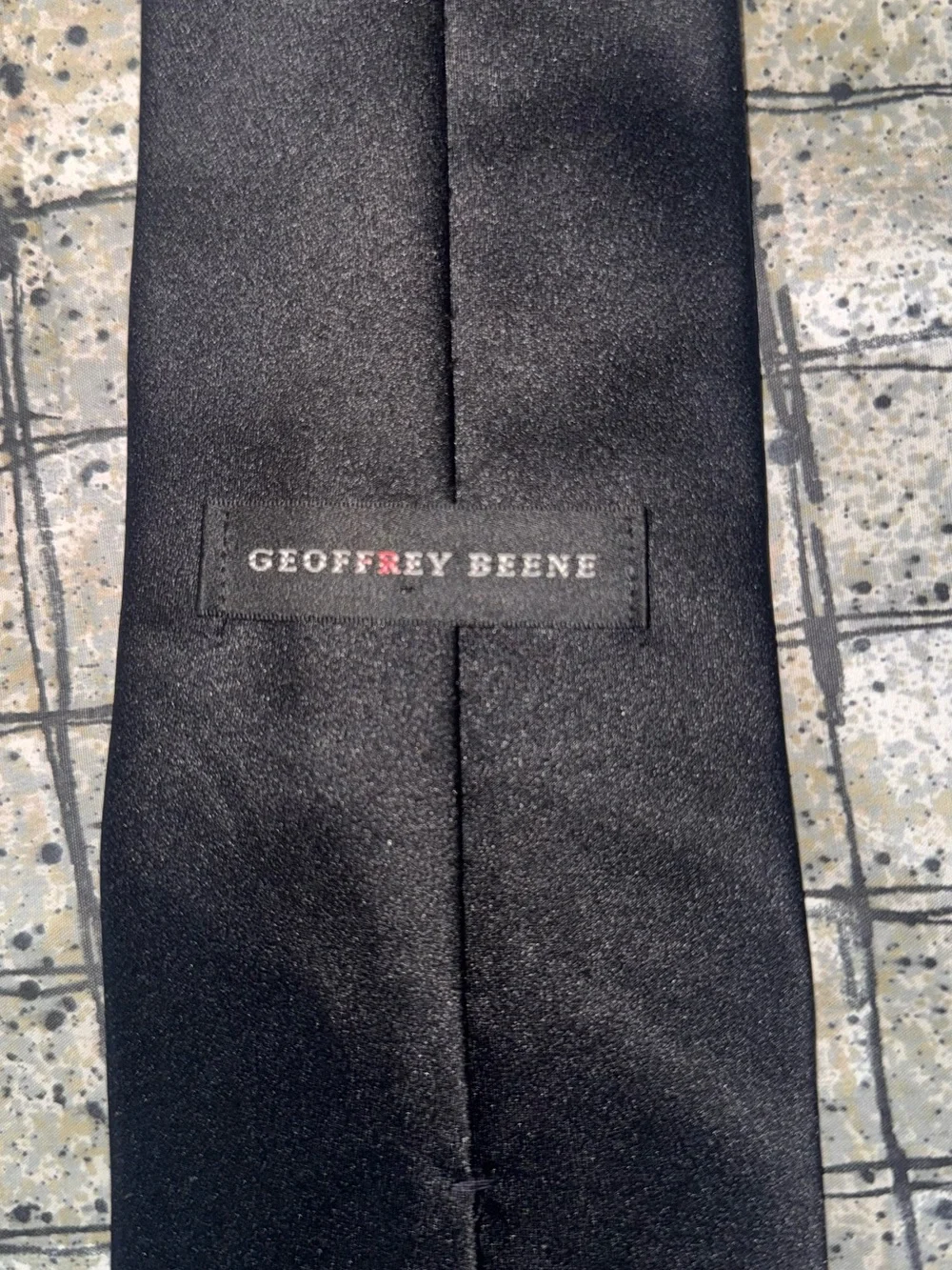 Geoffrey Beene Men's Black Satin Tie